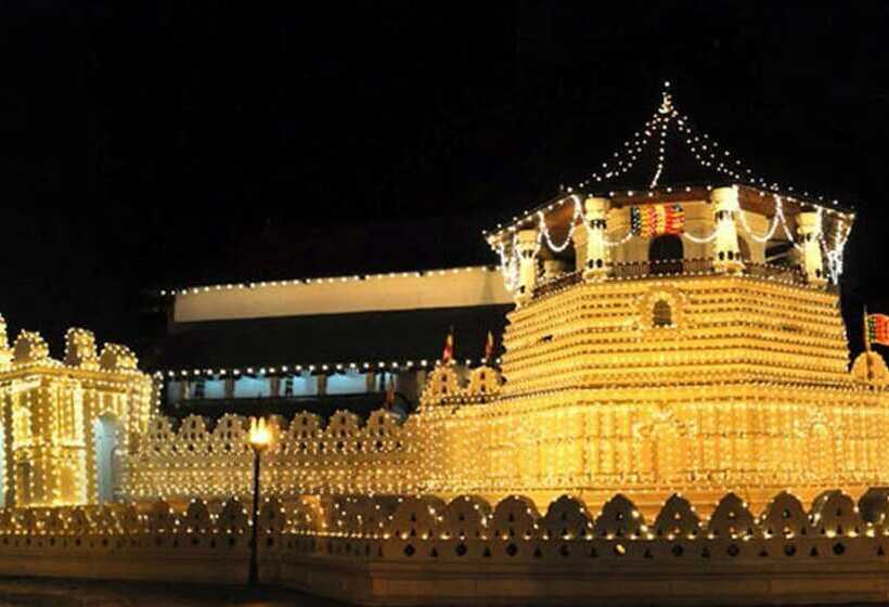 בית מלון כפרי Capital Regency