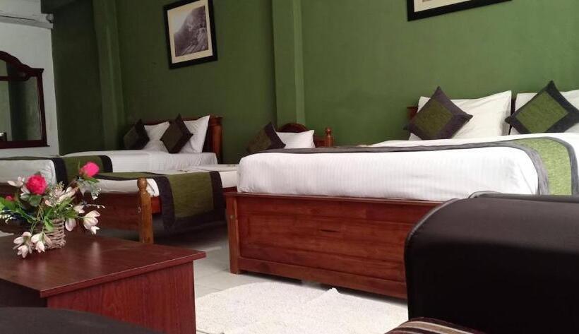 בית מלון כפרי Capital Regency