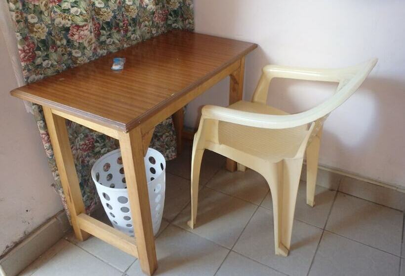 ホテル Erishina Guest House