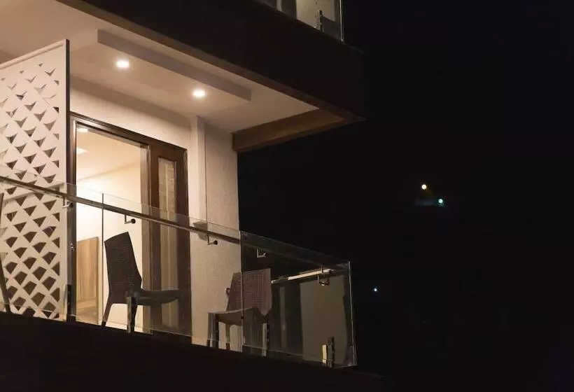 ホテル Seven Oaks