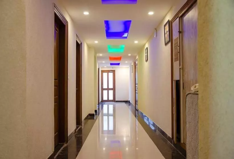 ホテル Seven Oaks