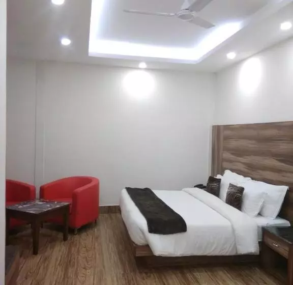 ホテル Seven Oaks