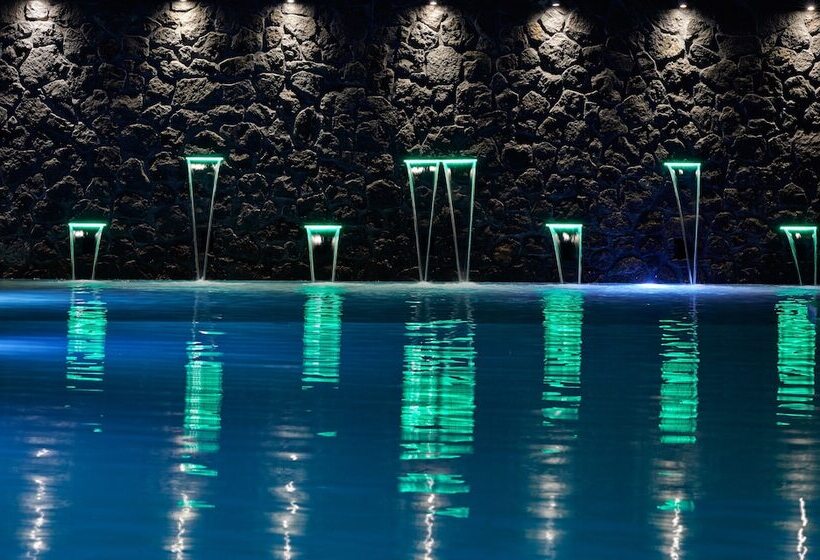 پانسیون Amara Suites Santorini