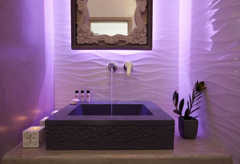 پانسیون Amara Suites Santorini