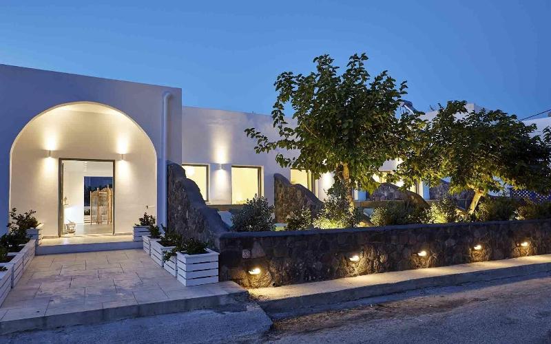 پانسیون Amara Suites Santorini