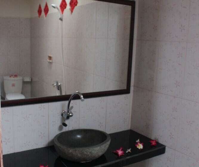 פנסיון Krisna Bungalows And Restaurant