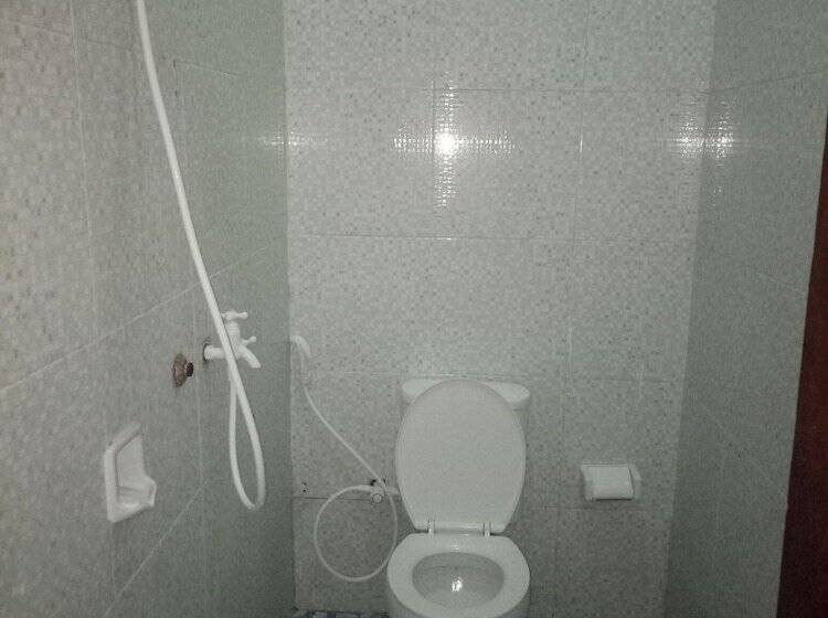 פנסיון Krisna Bungalows And Restaurant