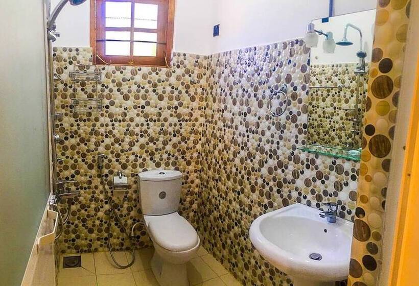 پانسیون Marathona Tourist Resort   Anuradhapura