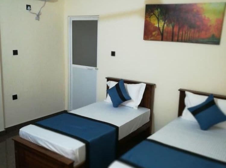 پانسیون Marathona Tourist Resort   Anuradhapura