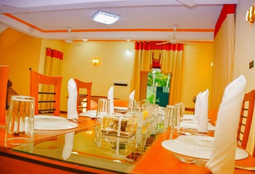 پانسیون Marathona Tourist Resort   Anuradhapura