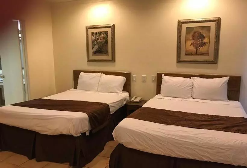 호텔 777 Motor Inn