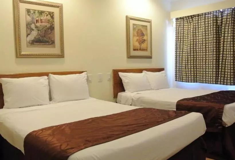 호텔 777 Motor Inn