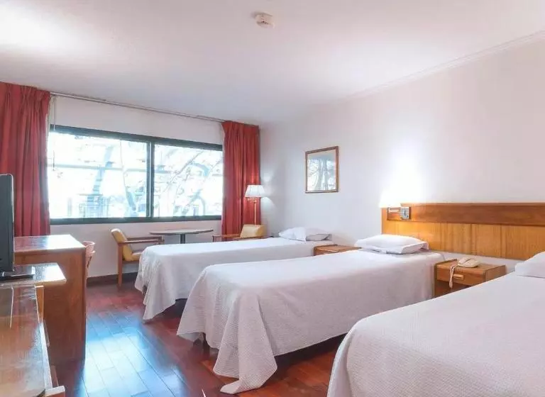 Отель Balmoral Plaza