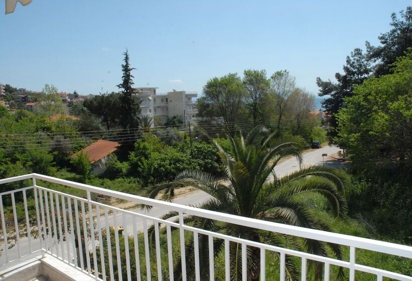 Anestis Apartments & Rooms