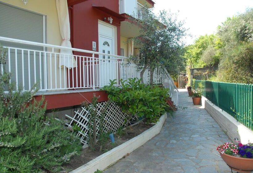 Anestis Apartments & Rooms