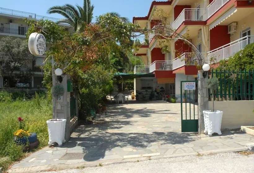 Anestis Apartments & Rooms