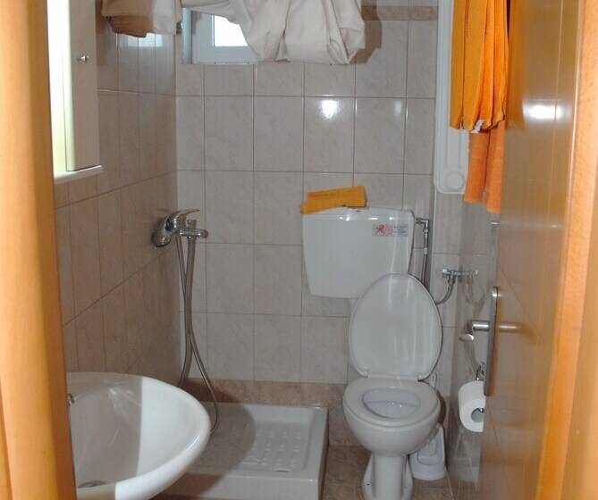 Anestis Apartments & Rooms