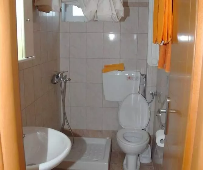 Anestis Apartments & Rooms