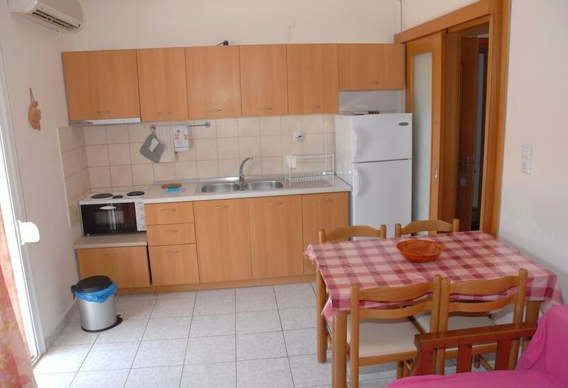 Anestis Apartments & Rooms