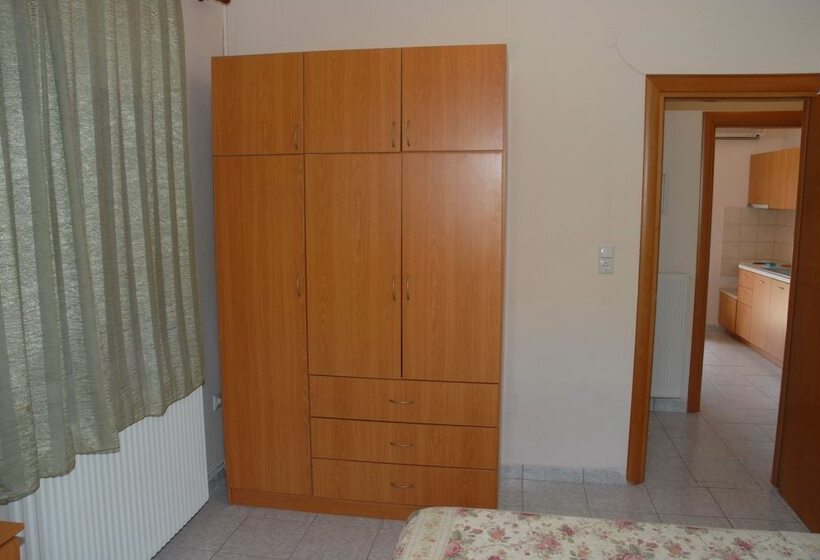 Anestis Apartments & Rooms