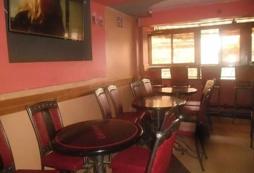 تختخواب و صبحانه Comfort