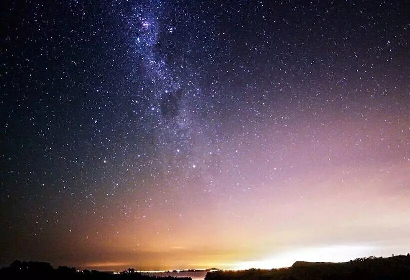 Aamiaismajoitus (B&B) Mahurangi West Wing