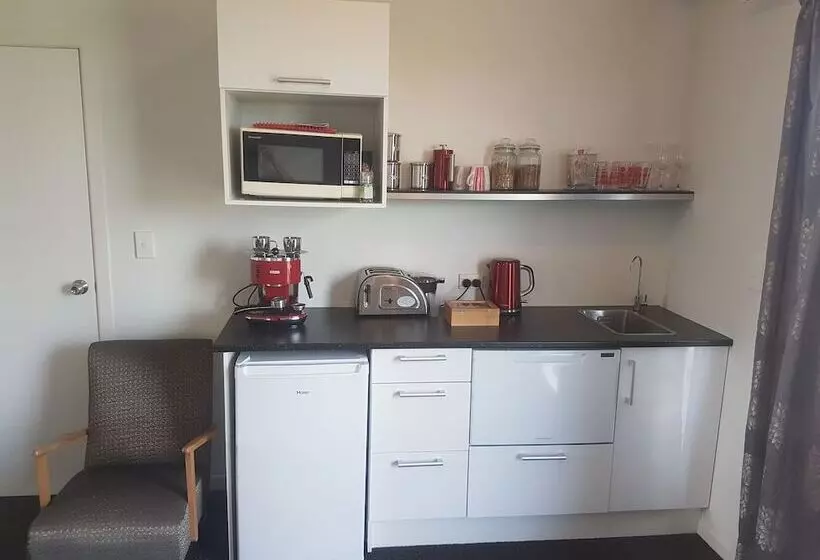 Aamiaismajoitus (B&B) Mahurangi West Wing