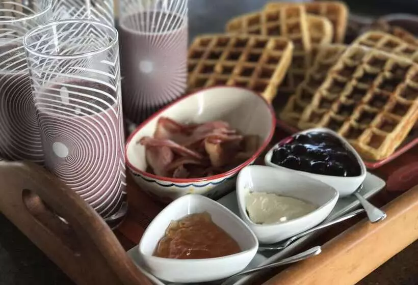 Aamiaismajoitus (B&B) Mahurangi West Wing