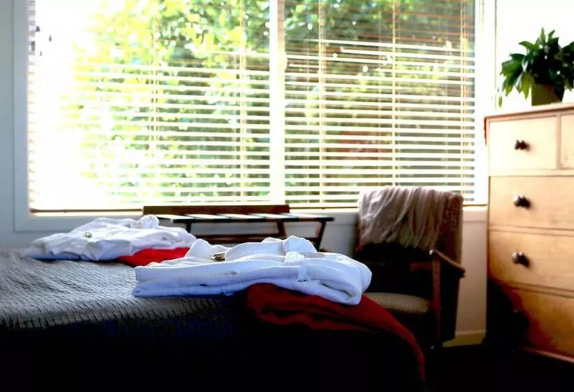 Aamiaismajoitus (B&B) Mahurangi West Wing