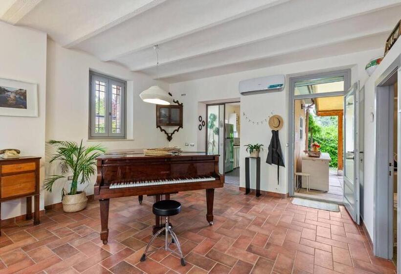 Grande Villa Storica Per Vacanze Con Giardino Privato E Piscina