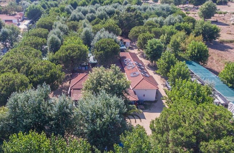 Hôtel Camping  Pitsoni