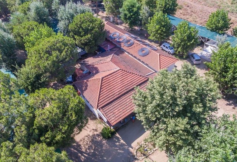 Hôtel Camping  Pitsoni