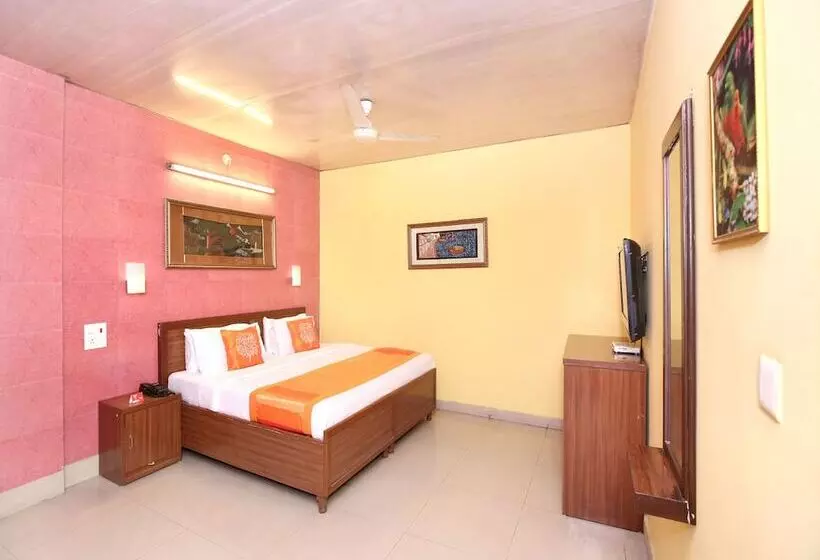هتل Nav Classic By Oyo Rooms