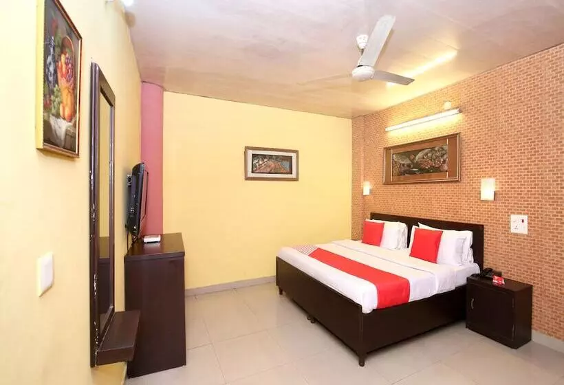 هتل Nav Classic By Oyo Rooms
