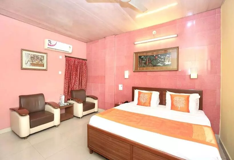 هتل Nav Classic By Oyo Rooms