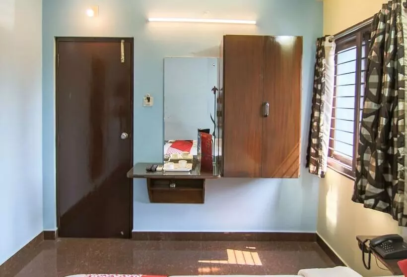 ホテル Nsnr Residency By Oyo Rooms