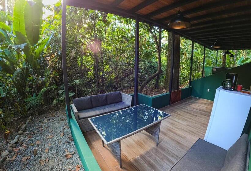 پانسیون Boutique The Green Jungle House