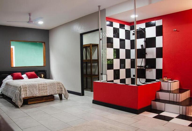 پانسیون Boutique The Green Jungle House