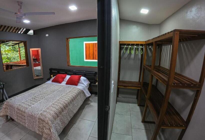 پانسیون Boutique The Green Jungle House