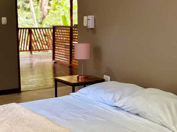 پانسیون Boutique The Green Jungle House