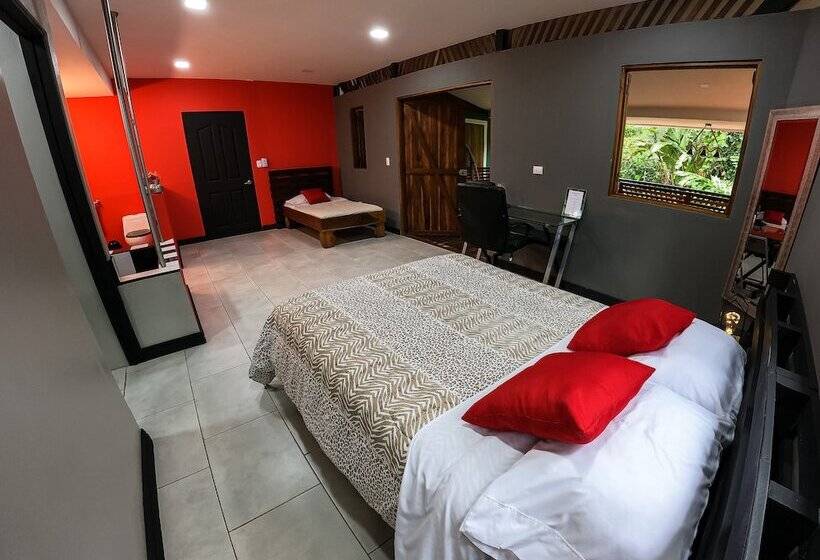 پانسیون Boutique The Green Jungle House