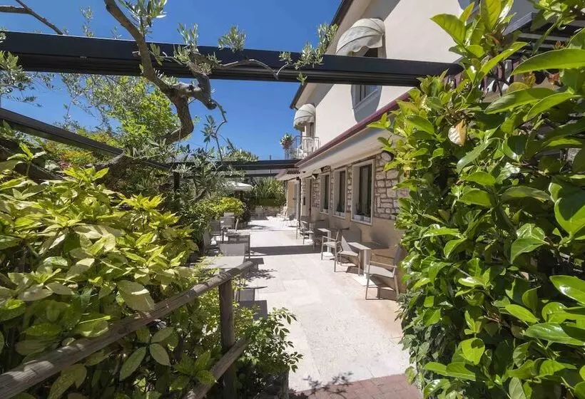 ホテル Al Sole Bardolino