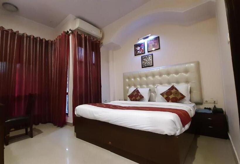 هتل Krishna Inn