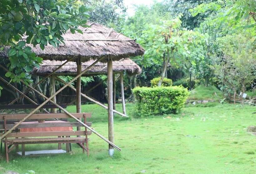 هتل Lake Twenty Thousand Farm And Retreat, Ltk Haweli