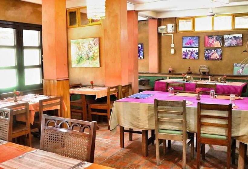 هتل Lake Twenty Thousand Farm And Retreat, Ltk Haweli