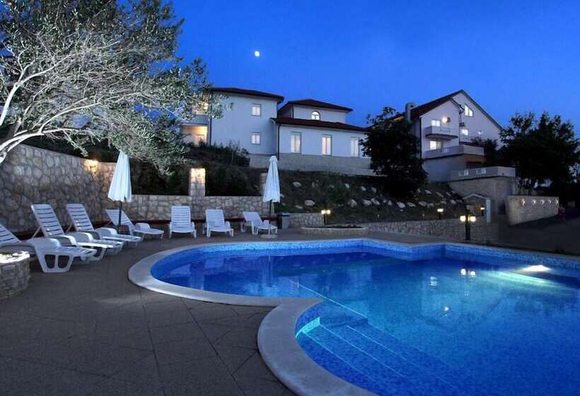 בית מלון כפרי Luxury Suites Bellevue