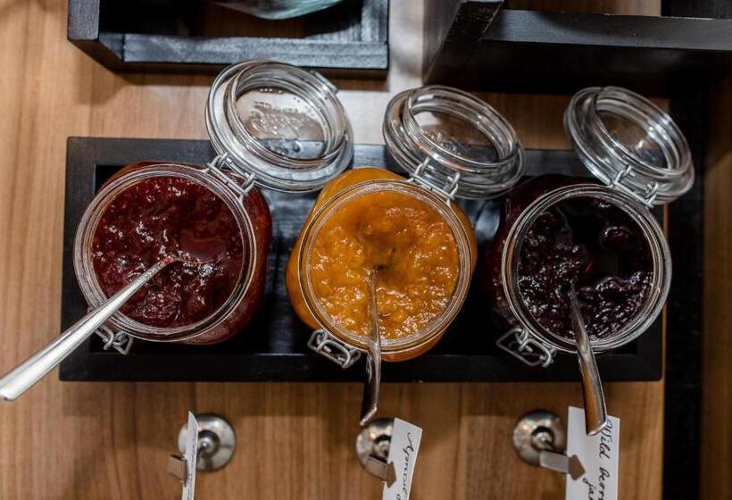 בית מלון כפרי Luxury Suites Bellevue