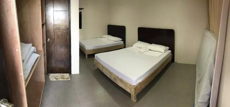 Hotelli Seabreeze Beach Lodge