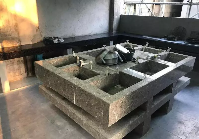 Hotelli Seabreeze Beach Lodge