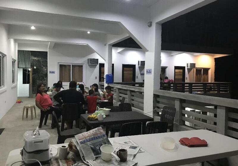 فندق Seabreeze Beach Lodge